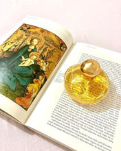 Load image into Gallery viewer, Chopard Casmir Eau de Parfum Spray For Women - 3.4 Fl Oz - Amber Vanilla Perfume For Her - Woody, Musky & Fruity Scent - Luxury Long Lasting Fragrance with Notes of Coconut, Mango & Sandalwood