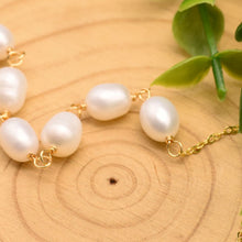 Load image into Gallery viewer, 18K Gold Baroque Pearl Necklace For Women Dainty Simple Leaf Pendant Natural Real Freshwater Pearl Jewelry Wedding Charm Mother Birthday Gifts Bridesmaid Hanging Jewelry (Baroque)