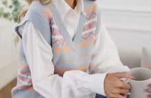 Load image into Gallery viewer, NALANISA Women’s V Neck Sleeveless Oversized Knit Plaid Sweater Vest Preppy Style Tank Top Pullover (Z-Khaki, Large)