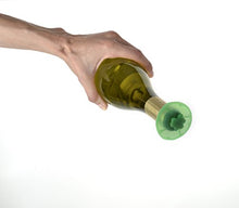 Load image into Gallery viewer, Charles Viancin Green Clover Silicone Wine Bottle Stopper