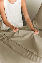 Load image into Gallery viewer, Twin XL Sheet Set - 3 Piece - College Dorm Room Bed Sheets - Hotel Luxury Bed Sheets - Extra Soft Sheets - Deep Pockets - Easy Fit - Breathable & Cooling Sheets – Bed Sheets - Twin - Twin XL Bed Sheet