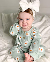 Load image into Gallery viewer, Newborn Baby Flower Romper, Infant Cotton Daisy Print Button One Piece Jumpsuit Fall Winter Outfit Clothes(Beige, 0-3M)