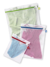 Load image into Gallery viewer, Whitmor Color Coded Zippered Mesh Wash Bags (3 Piece Set)