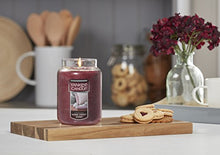 Load image into Gallery viewer, Yankee Candle Large Jar Candle Home Sweet Home
