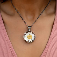 Load image into Gallery viewer, Artisan Made, Real Dry Pressed Daisy in Glass Pendant, Handmade Wildflower Jewelry, Boho Necklace April Birth Flower 2559m