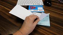 Load image into Gallery viewer, Cherry Carbonless Cash Receipt Book, 3-Part, with Loose-Leaf Writing Shield, A6 (4.1 x 5.8 Inches) 50 Sets, Unnumbered