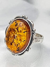 Load image into Gallery viewer, Natural Baltic Honey Amber And Sterling Silver Ring. Vintage Oval Amber Ring (6.5)