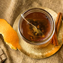 Load image into Gallery viewer, Harney & Sons Hot Cinnamon Spice Tea Tin - Black Tea with Orange & Sweet Clove - 2.67 Ounces, 30 Sachets