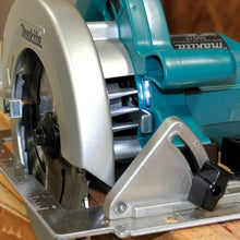 Load image into Gallery viewer, Makita 5007F Circular Saw