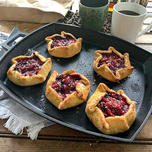 Load image into Gallery viewer, Bayou Classic 7471, 12 x 14-in Cast Iron Shallow Baking Pan