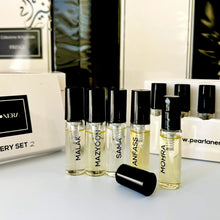 Load image into Gallery viewer, PEARLANERA BIANCA, a Warm Spice, Sweet and White Floral Scent Accords. Designer Perfumes for Women and Men. Fragancias Arabes 3.4 Oz Body Spray
