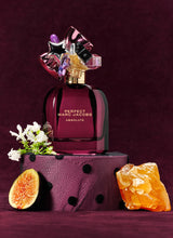 Load image into Gallery viewer, Marc Jacobs Perfect Absolute Eau de Parfum – Ambery Women's Perfume – With Notes Caramelized Fig Accord, Jasmine Absolu &amp; Rich Amber Accord – 1.6oz

