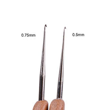 Load image into Gallery viewer, 2pcs/Set Dreadlock Crochet Hook for Hair Dreadlock Needle Tool for Braid Craft Dread Locks Crochet Needles (1 Hook 0.5mm + 1 Hook 0.75mm)
