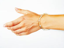 Load image into Gallery viewer, Freshwater and Mother of Pearl Bracelet
