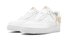 Load image into Gallery viewer, Nike Womens WMNS Air Force 1 '07 LX DD1525 100 Lucky Charms - Size 7.5W
