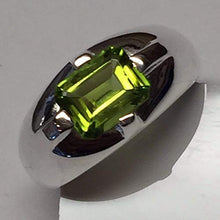 Load image into Gallery viewer, Natural 2ct Green Peridot 925 Solid Sterling Silver Unisex Ring Size 6
