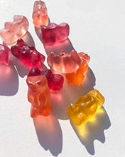 Load image into Gallery viewer, YumEarth Gluten Free Fruit Flavored Gummy Bears, Assorted Flavors, 43 Snack Packs, Allergy Friendly, Gluten Free, Non-GMO, No Artificial Flavors or Dyes, 0.7 Ounce (Pack of 43)
