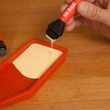 Load image into Gallery viewer, The Complete Silicone Glue Kit Wood Glue Up 4Piece Kit 2 Pack of Silicone Brushes 1 Tray 1 Comb Woodworking Glue Spreader Applicator Set
