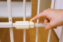 Load image into Gallery viewer, Carlson Lil Tuffy Metal Expandable Gate
