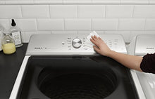 Load image into Gallery viewer, Affresh W10355053 Washing Machine Cleaner | Cleans Front Top Load Washers, Including HE, 24 Wipes, white
