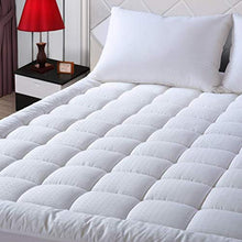 Load image into Gallery viewer, EASELAND 1 Queen Mattress Pad and 1 Queen Soft Comforter
