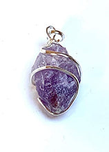 Load image into Gallery viewer, Natural Raw healing Crystals Pendant Chakra healing Gemstone Necklace Calming Love Friendship Life Force Psychic Power Stones (Amethyst)
