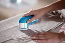 Load image into Gallery viewer, Philips GC026 Electric Lint Removers/Clothes Shavers/Lint Shavers/Fabric Shavers
