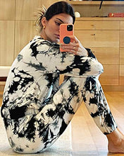 Load image into Gallery viewer, KENDALL + KYLIE Women's Lace Up Jogger - Amazon Exclusive, Salt &amp; Pepper Tie Dye, Medium
