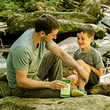 Load image into Gallery viewer, Murphy's Naturals Mosquito Repellent Wipes | DEET Free | Made with Plant Based Essential Oils | Includes Citronella + Lemongrass | Easy to Use | Great for Family | Travel Sized | 10 Wipes
