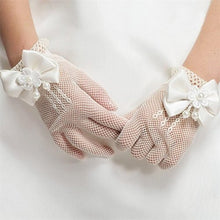 Load image into Gallery viewer, DreamHigh Flower Girls Bow Tie Lace Gloves

