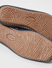 Load image into Gallery viewer, Clarks Freckle ice Size 6.5 US Blue
