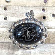 Load image into Gallery viewer, Black Akik Pendant for men and women | S925K | Jazaa Black Yemeni Aqeeq Stone Pendant | Jazaa Black Aqeeq Yemeni | AlAliGems

