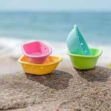 Load image into Gallery viewer, green sprouts Sprout Ware Floating Boats made from Plants (4 boats) | Encourages whole learning the healthy &amp; natural way | Encourages water play &amp; swimming, Fun for bath, pool, water, &amp; sand
