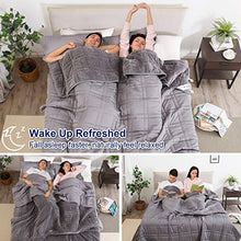 Load image into Gallery viewer, OMYSTYLE California King Size Weighted Blanket 20lbs(88''x104'', Double-Sided), Reversible Weighted Blanket with Warm Short Plush and Cool Tencel Fabric for All Season Use - Carry Bag Included
